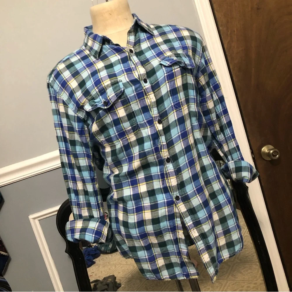 Redesigned button down - Picture 2 of 3